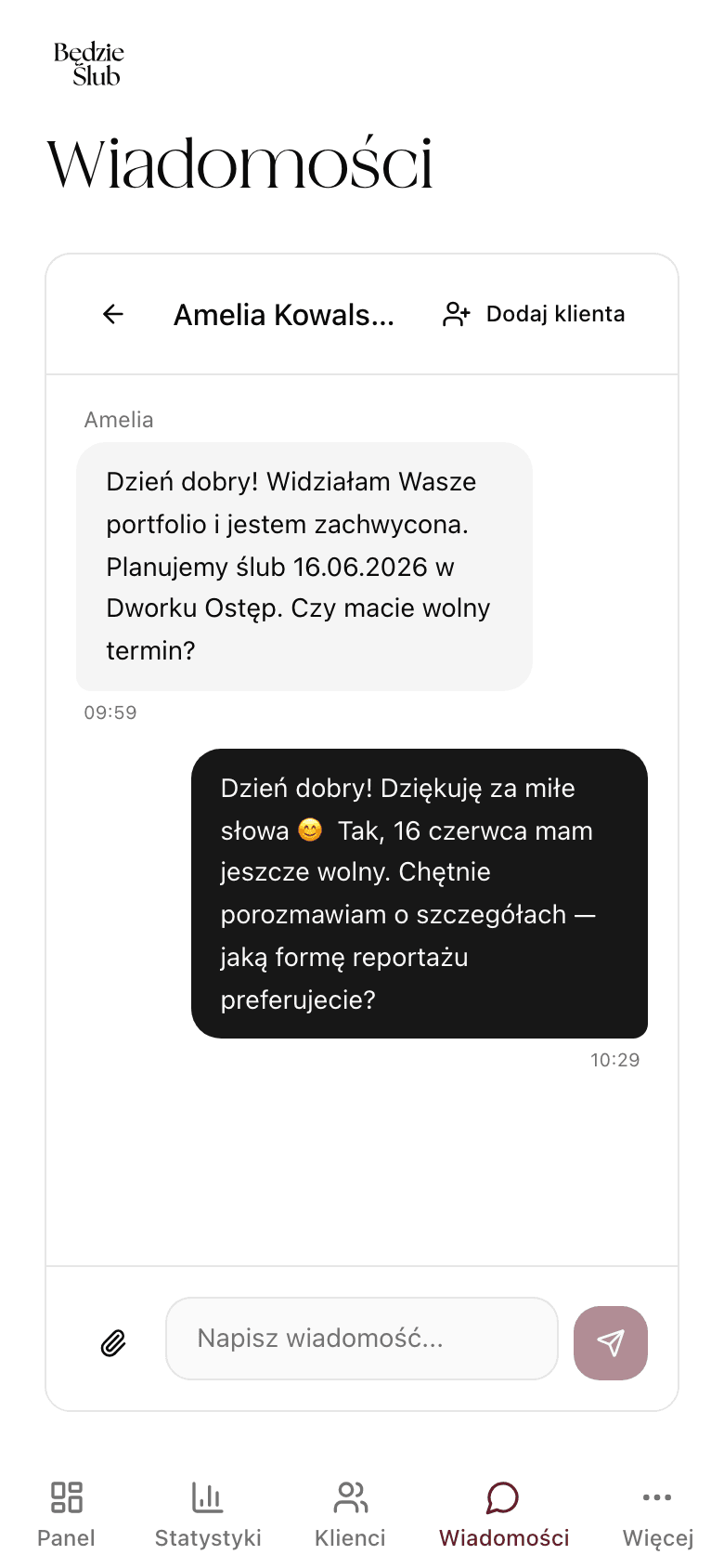 Czat z parą - bąbelki wiadomości i przycisk Dodaj klienta